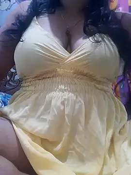 Snapshot of chubby_wife chatting on 01-24-25, 01:14 chubby wife online show from 01-24-25, 01:14