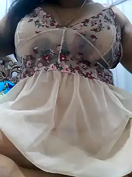 Snapshot of chubby_wife chatting on 03-10-25, 07:07 chubby wife online show from 03-10-25, 07:07