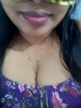 Snapshot of chubby_wife chatting on 10-22-25, 04:35 chubby wife online show from 10-22-25, 04:35