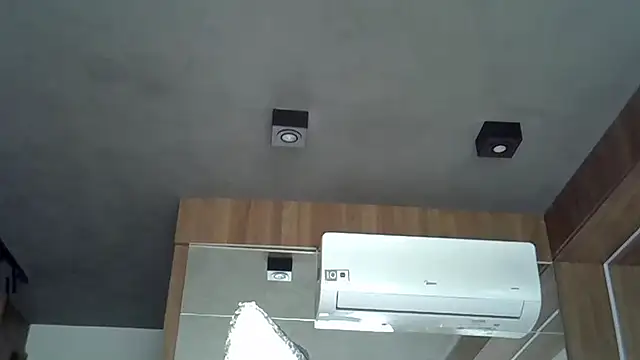 Skinny-Kitten online show from 10-27-25, 06:56