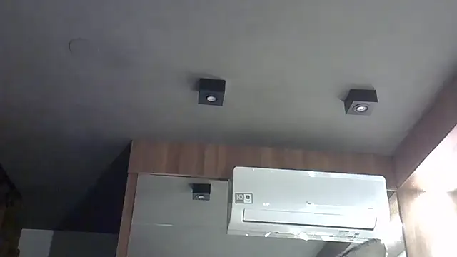 Skinny-Kitten online show from 10-29-25, 06:48