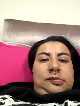 Abril Luv online show from 01-06-26, 12:03