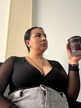 Abril Luv online show from 01-14-26, 01:17