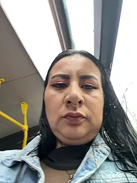 Abril Luv online show from 04-17-26, 11:57