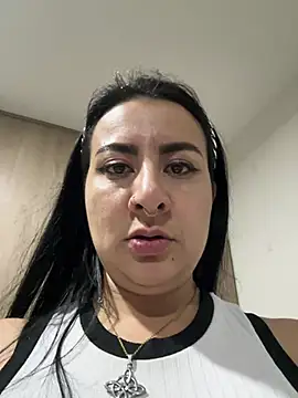 Snapshot of Abril_Luv chatting on 04-23-26, 12:45 Abril Luv online show from 04-23-26, 12:45