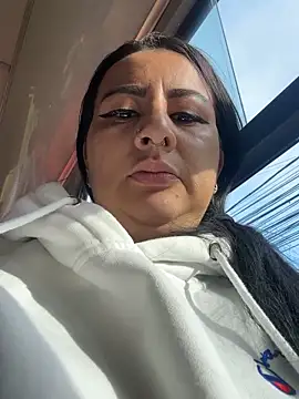 Snapshot of Abril_Luv chatting on 04-23-26, 12:29 Abril Luv online show from 04-23-26, 12:29