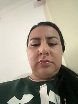 Snapshot of Abril_Luv chatting on 05-16-26, 11:42 Abril Luv online show from 05-16-26, 11:42