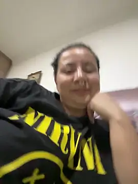 Snapshot of Abril_Luv chatting on 05-25-26, 12:49 Abril Luv online show from 05-25-26, 12:49