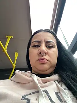 Snapshot of Abril_Luv chatting on 05-30-26, 10:56 Abril Luv online show from 05-30-26, 10:56