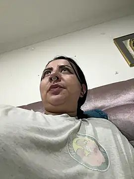 Snapshot of Abril_Luv chatting on 06-02-26, 01:18 Abril Luv online show from 06-02-26, 01:18