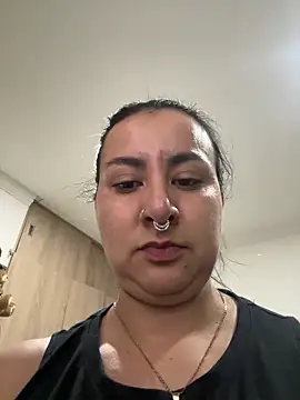 Snapshot of Abril_Luv chatting on 06-20-26, 12:58 Abril Luv online show from 06-20-26, 12:58