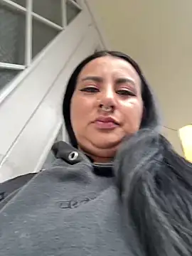 Snapshot of Abril_Luv chatting on 06-29-26, 12:49 Abril Luv online show from 06-29-26, 12:49