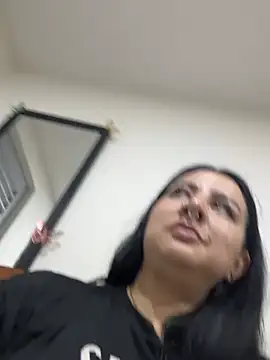 Snapshot of Abril_Luv chatting on 07-06-26, 01:46 Abril Luv online show from 07-06-26, 01:46