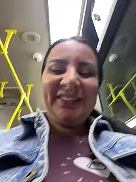 Snapshot of Abril_Luv chatting on 07-08-26, 01:32 Abril Luv online show from 07-08-26, 01:32
