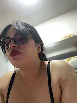 Snapshot of andra_rose chatting on 01-07-25, 02:53 andra rose online show from 01-07-25, 02:53