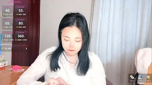 Snapshot of Vivianangn-e chatting on 04-16-26, 12:33 Vivianangn-e online show from 04-16-26, 12:33