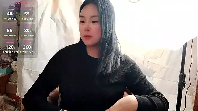 Snapshot of Vivianangn-e chatting on 04-23-26, 01:29 Vivianangn-e online show from 04-23-26, 01:29
