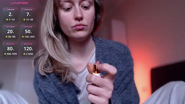 iilovetomatoes online show from 12-18-25, 01:39