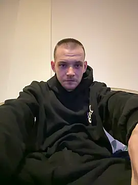 Snapshot of Z1uk chatting on 07-25-26, 07:33 Z1uk online show from 07-25-26, 07:33