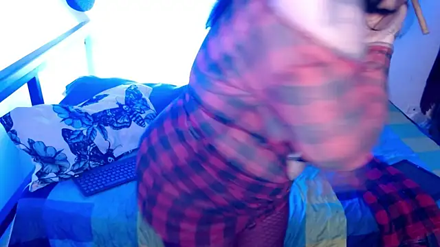 Snapshot of VampGirl1 chatting on 12-18-25, 12:00 VampGirl1 online show from 12-18-25, 12:00