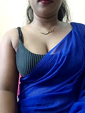 Snapshot of ANGE-MOU chatting on 06-18-26, 04:02 ANGE-MOU online show from 06-18-26, 04:02