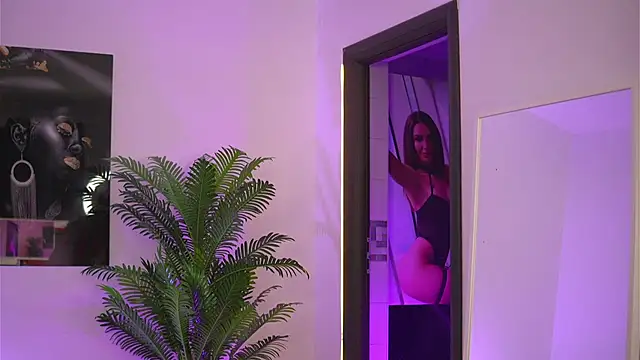 EllenKarter online show from 05-14-26, 03:24