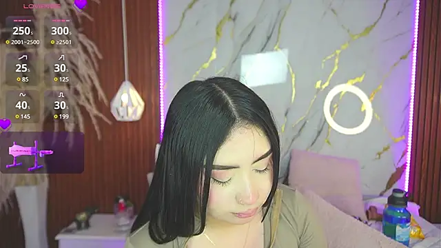 haylie  online show from 12-06-24, 06:48