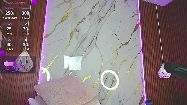 haylie  online show from 01-13-25, 05:23