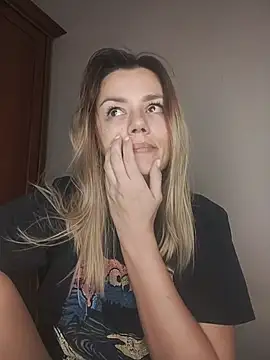 KrissSexi online show from 11-28-25, 05:15