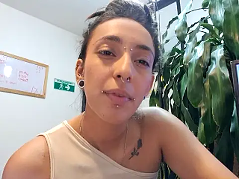 Snapshot of ORIANNA_BODMOD chatting on 05-09-26, 04:50 ORIANNA BODMOD online show from 05-09-26, 04:50