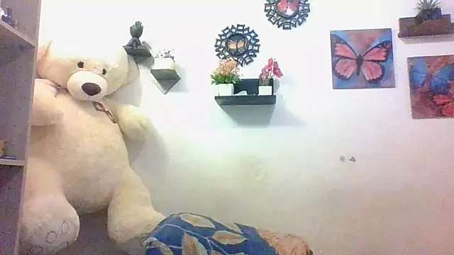 Snapshot of ChiaraFioree chatting on 10-11-25, 05:00 ChiaraFioree online show from 10-11-25, 05:00