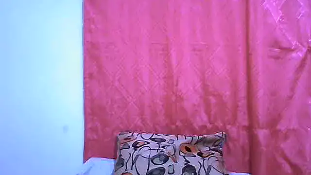 Snapshot of ChiaraFioree chatting on 07-10-26, 07:27 ChiaraFioree online show from 07-10-26, 07:27
