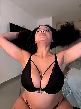 Snapshot of Mariecurl chatting on 09-13-25, 10:09 Mariecurl online show from 09-13-25, 10:09