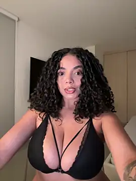 Snapshot of Mariecurl chatting on 11-21-25, 03:16 Mariecurl online show from 11-21-25, 03:16