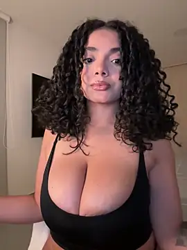 Snapshot of Mariecurl chatting on 12-17-25, 01:11 Mariecurl online show from 12-17-25, 01:11