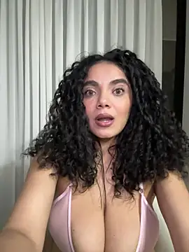 Snapshot of Mariecurl chatting on 02-08-26, 02:59 Mariecurl online show from 02-08-26, 02:59