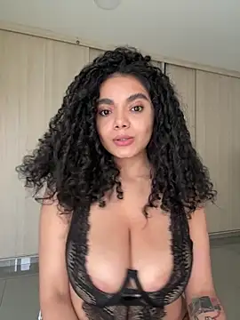 Snapshot of Mariecurl chatting on 02-08-26, 06:55 Mariecurl online show from 02-08-26, 06:55