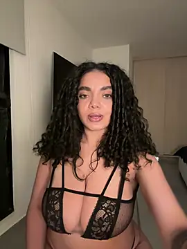 Snapshot of Mariecurl chatting on 02-12-26, 01:22 Mariecurl online show from 02-12-26, 01:22