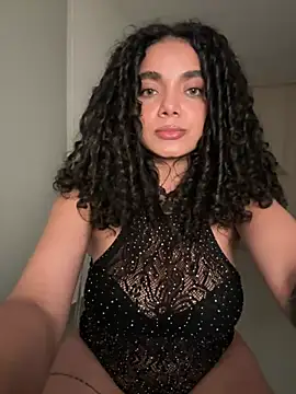 Snapshot of Mariecurl chatting on 02-13-26, 11:23 Mariecurl online show from 02-13-26, 11:23