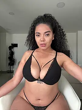 Snapshot of Mariecurl chatting on 03-01-26, 07:27 Mariecurl online show from 03-01-26, 07:27