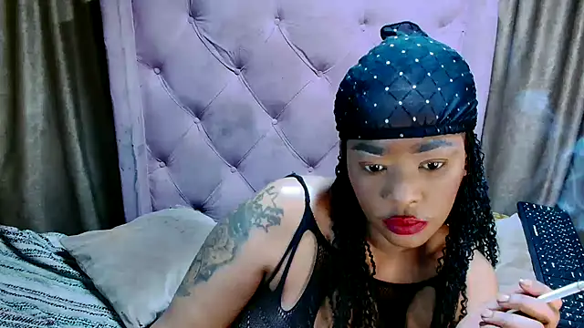 Snapshot of AFRICANGODDESSXXX chatting on 04-12-26, 06:46 AFRICANGODDESSXXX online show from 04-12-26, 06:46