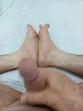 Hardapple01 online show from 04-18-26, 05:55