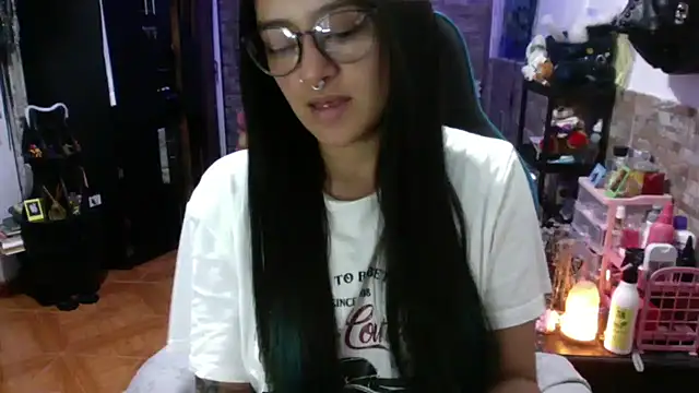 AngelaQueen  online show from 03-12-26, 06:14