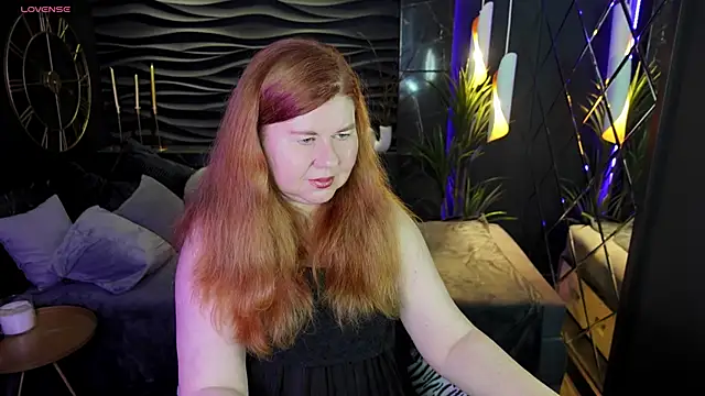 Mrs Emilia online show from 12-21-24, 11:24