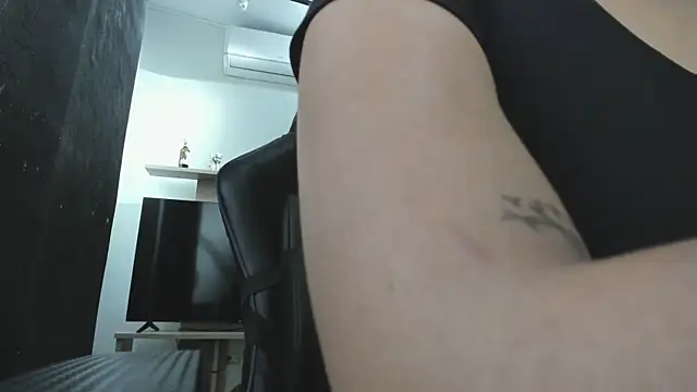 LunaBaker-1 online show from 09-28-25, 07:30