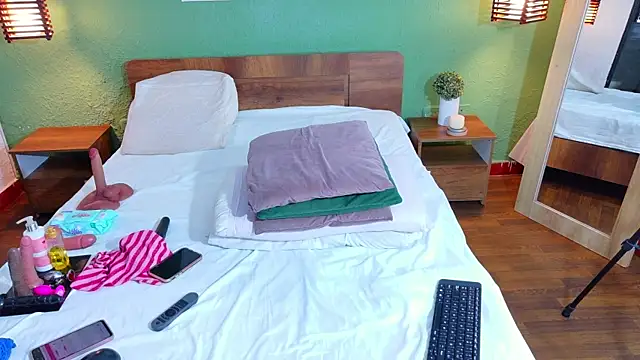 dannaahbrown online show from 12-18-25, 12:55