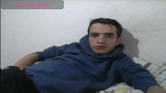 Snapshot of Tombgy07 chatting on 01-01-25, 08:26 Tombgy07 online show from 01-01-25, 08:26