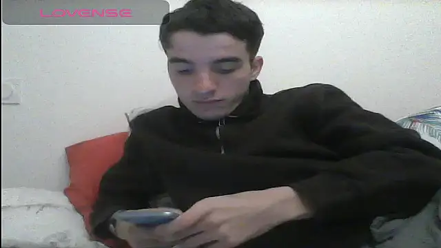 Snapshot of Tombgy07 chatting on 02-18-25, 08:58 Tombgy07 online show from 02-18-25, 08:58