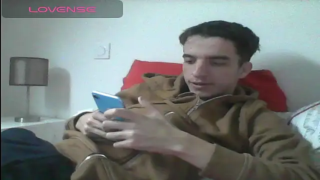 Snapshot of Tombgy07 chatting on 02-21-25, 03:32 Tombgy07 online show from 02-21-25, 03:32