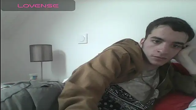 Snapshot of Tombgy07 chatting on 02-26-25, 01:19 Tombgy07 online show from 02-26-25, 01:19